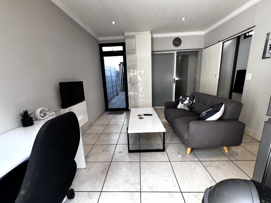To Let 1 Bedroom Property for Rent in Table View Western Cape